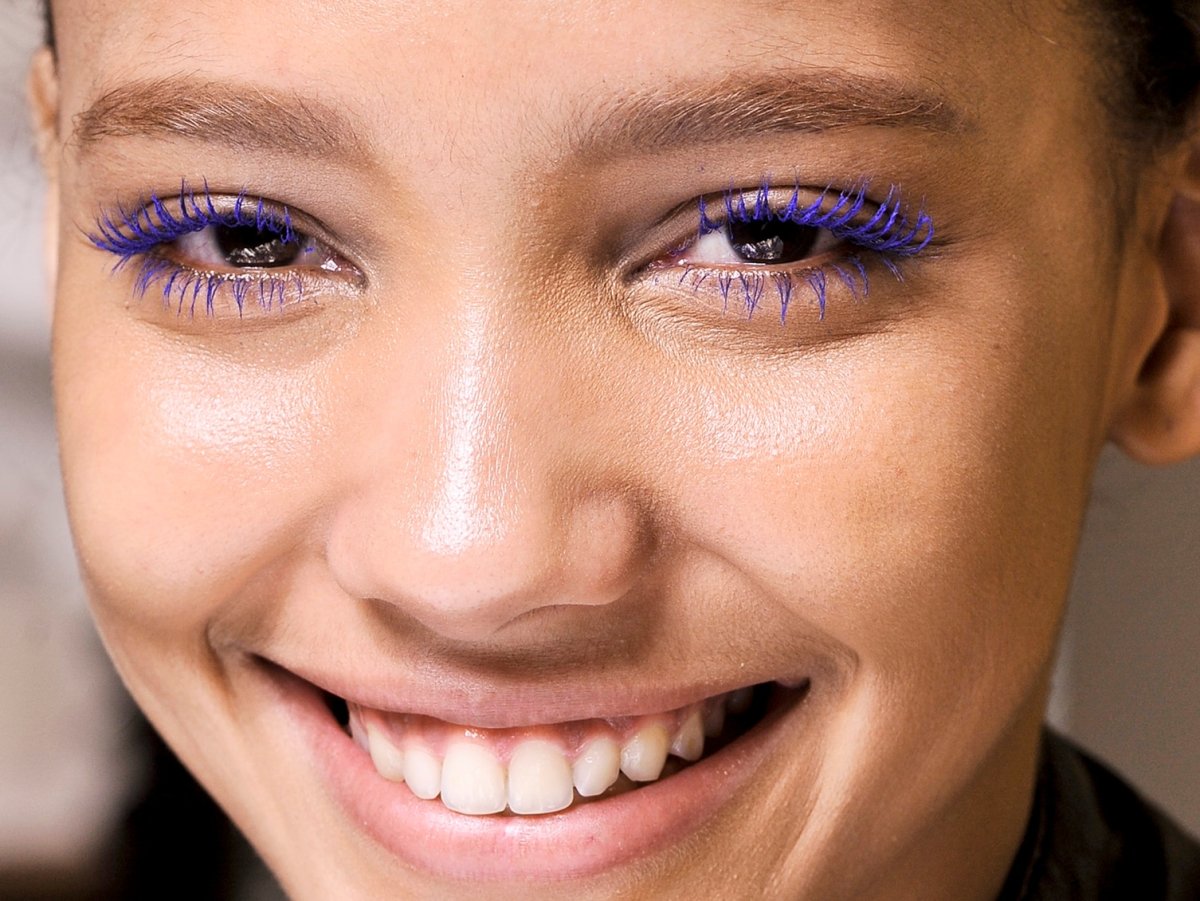 Цветная тушь для карих глаз