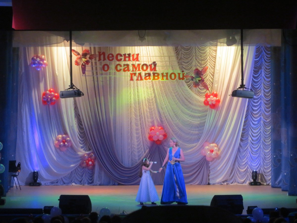 Украшение сцены в ДК