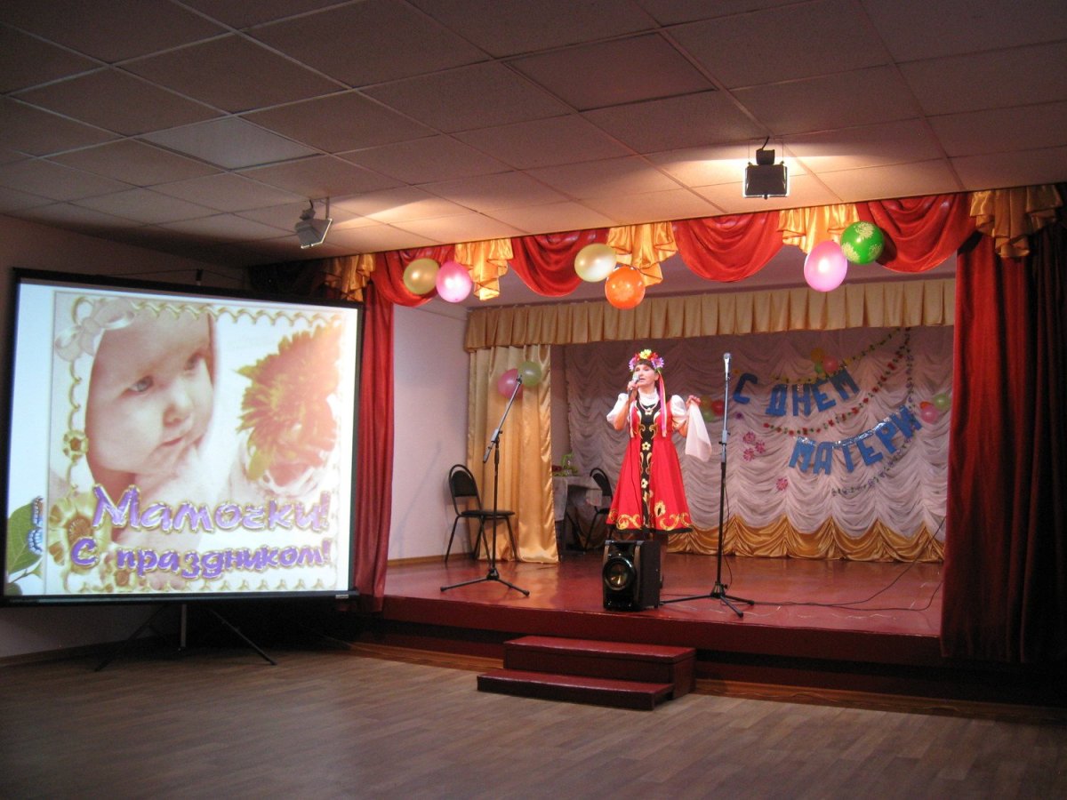 Оформление сцены на день матери