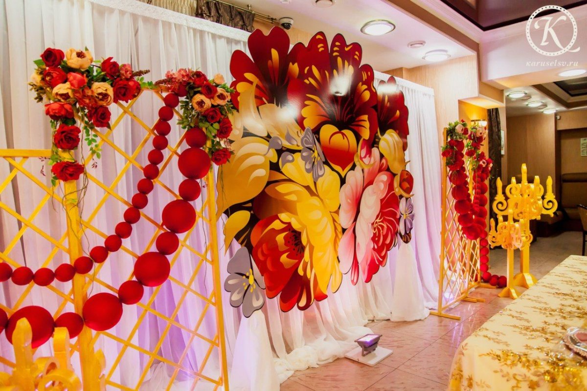 Украшение зала в народном стиле