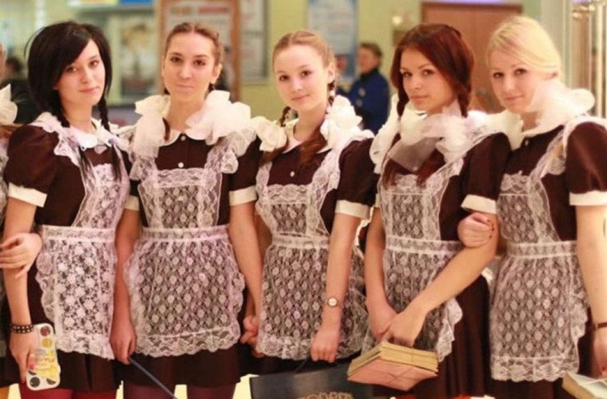 Девчонки в школьной форме