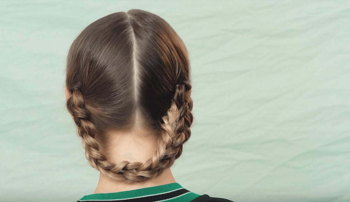 Корзиночка из двух косичек для девочек