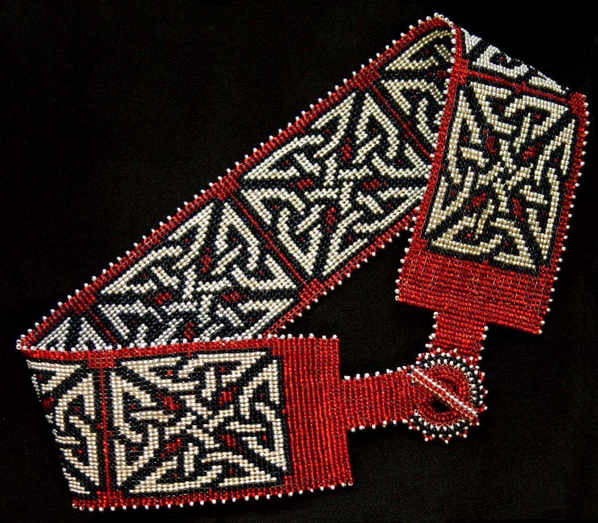 Пояс с орнаментом