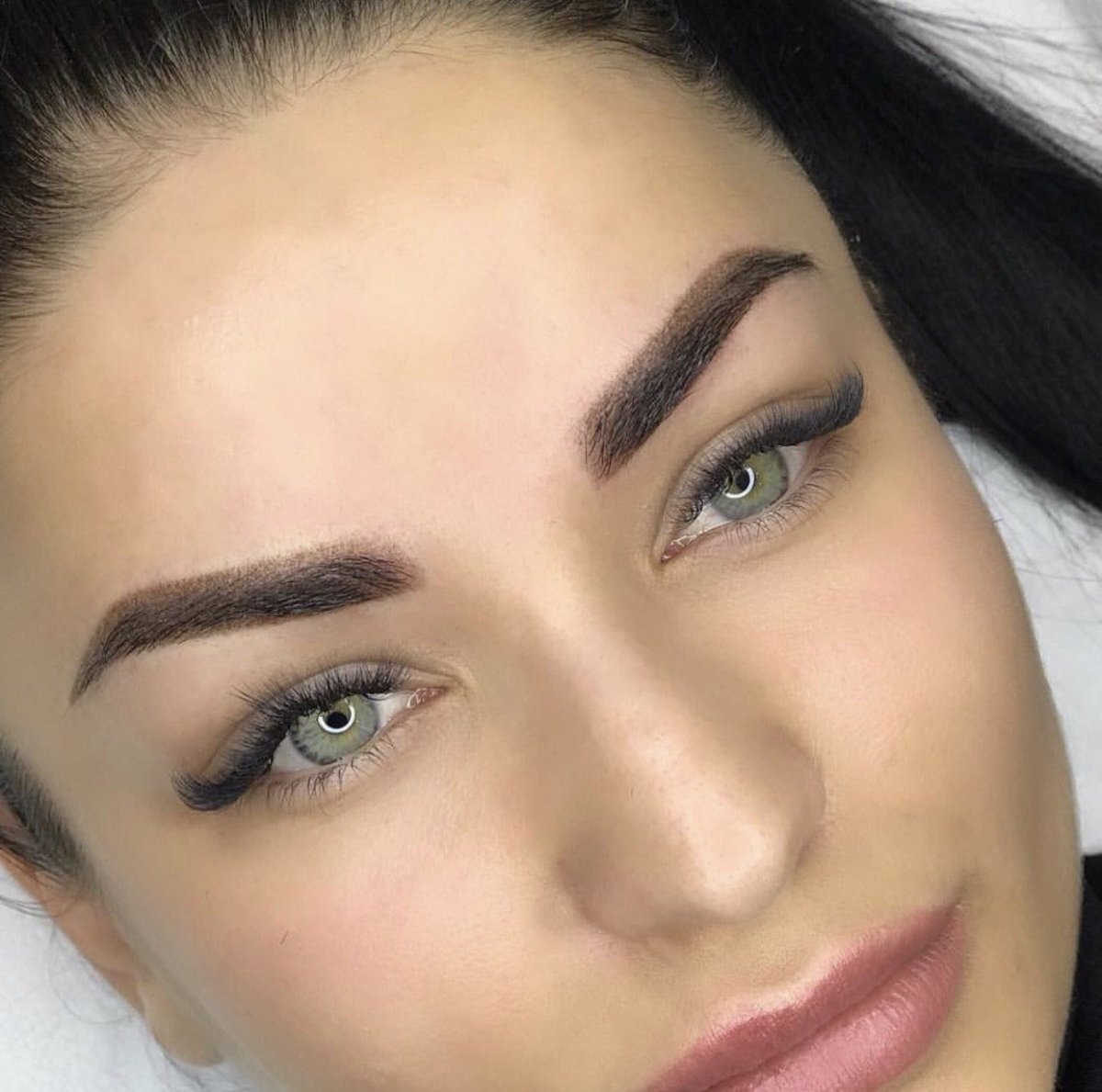 Перментальный татуаж бровей