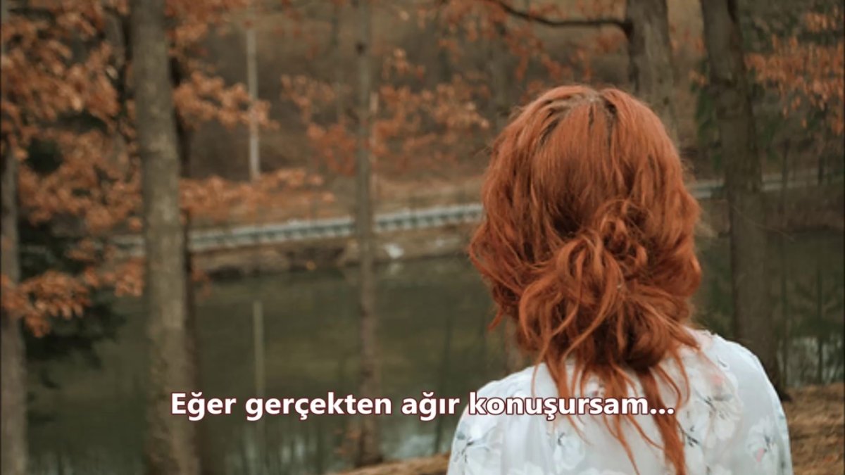 Рыжие волосы со спины