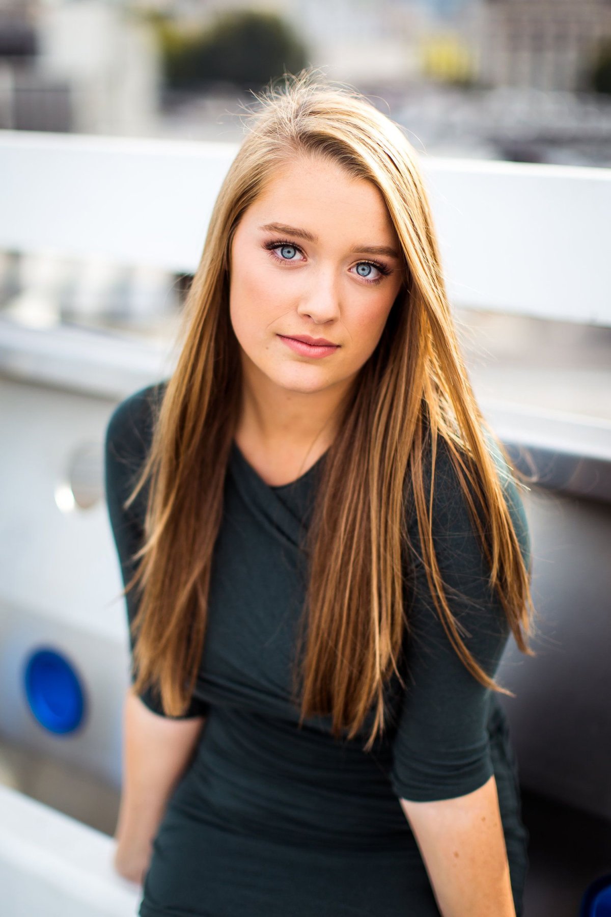 Обычная девушка подросток