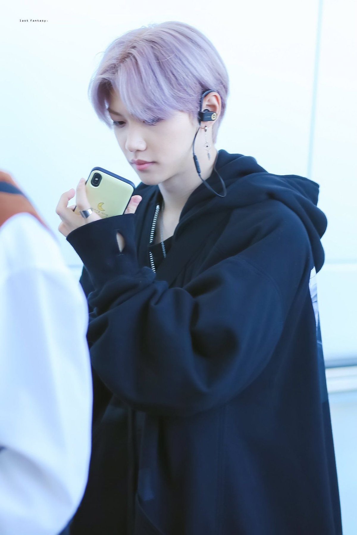 Феликс Stray Kids фиолетовый