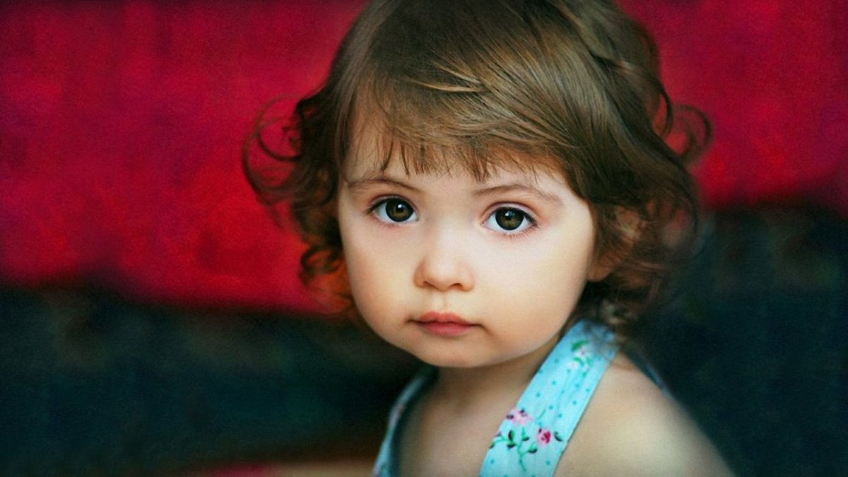 Красивые дети с карими глазами