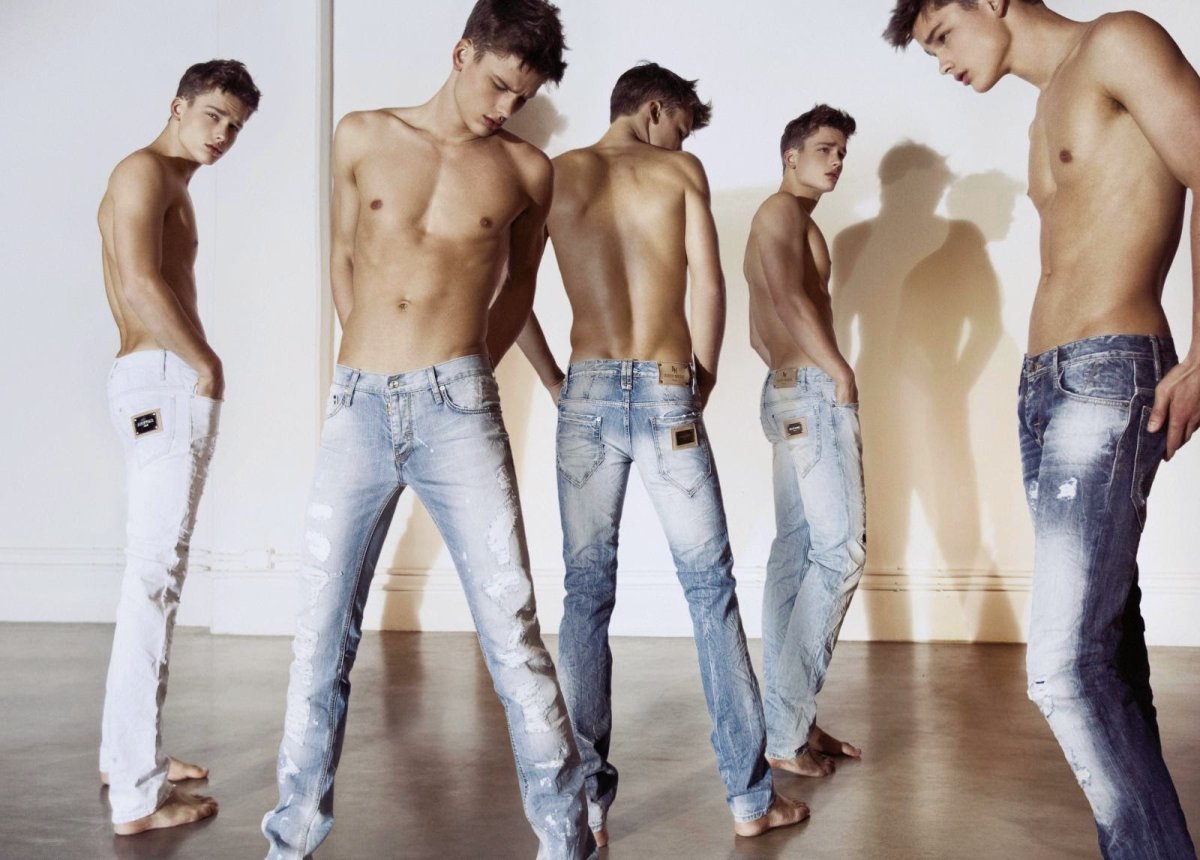 Горячие парни в джинсах