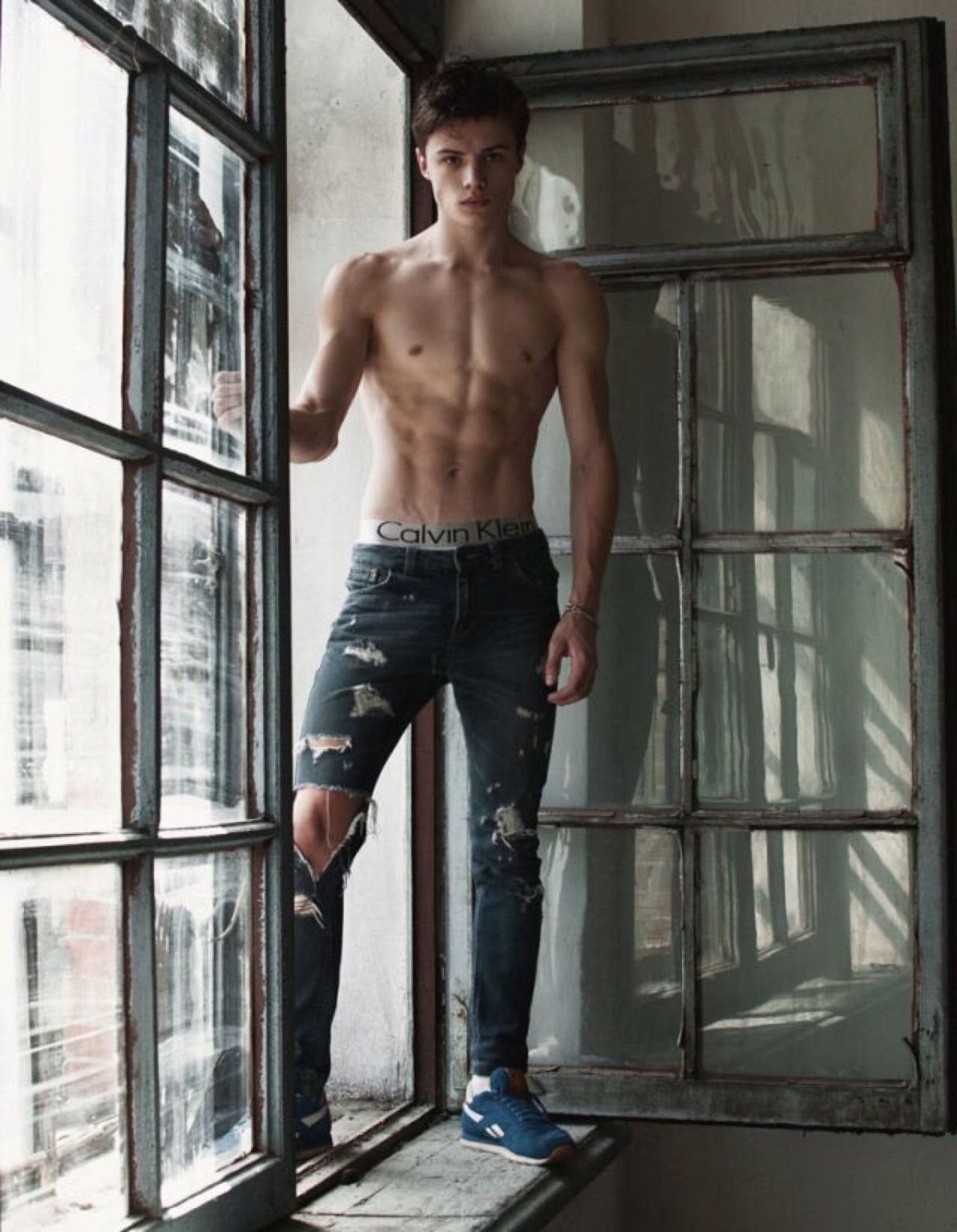 Даня Черкас торс