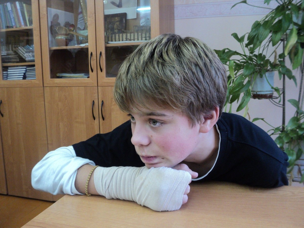 Мальчик красивый 15 лет в школе