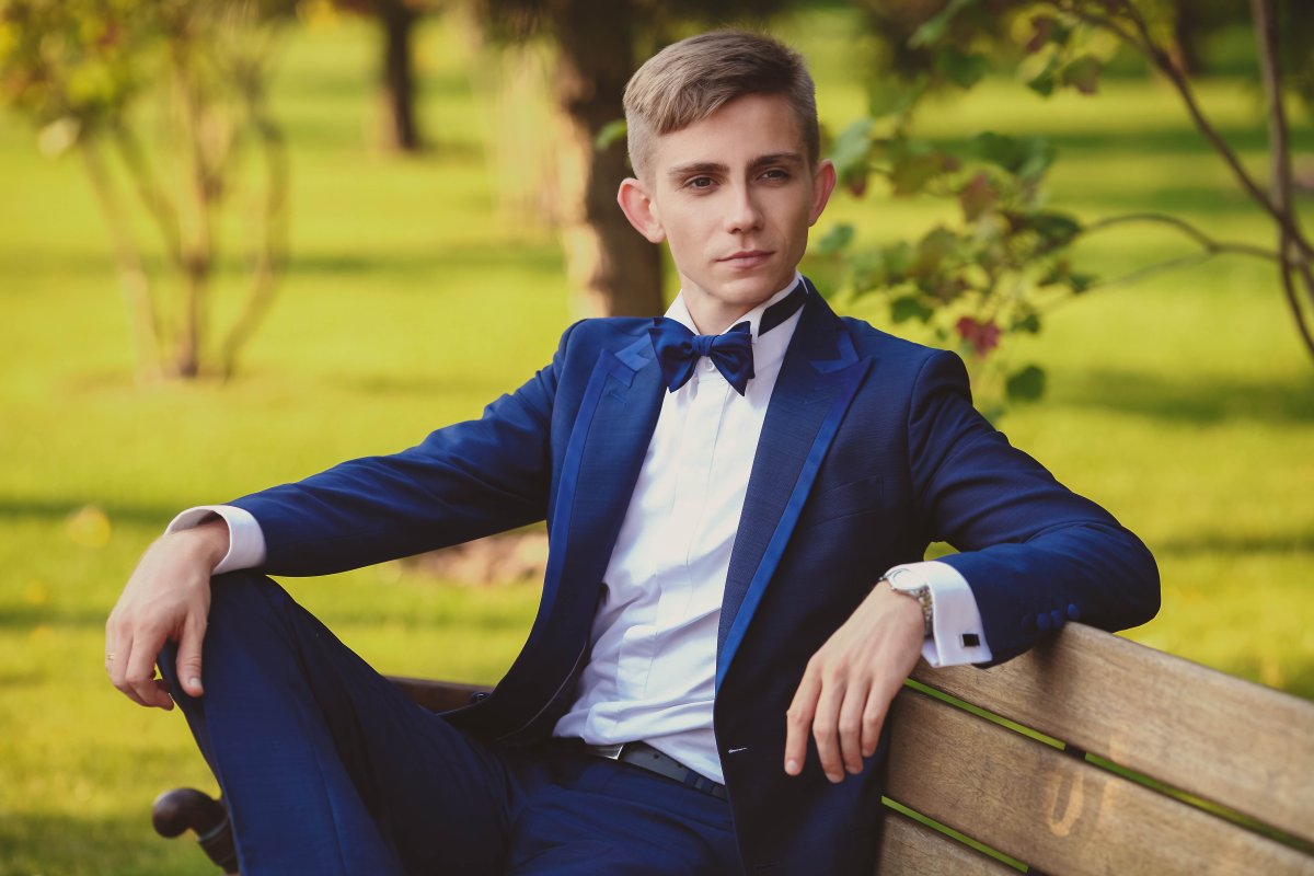 Мужчина в костюме