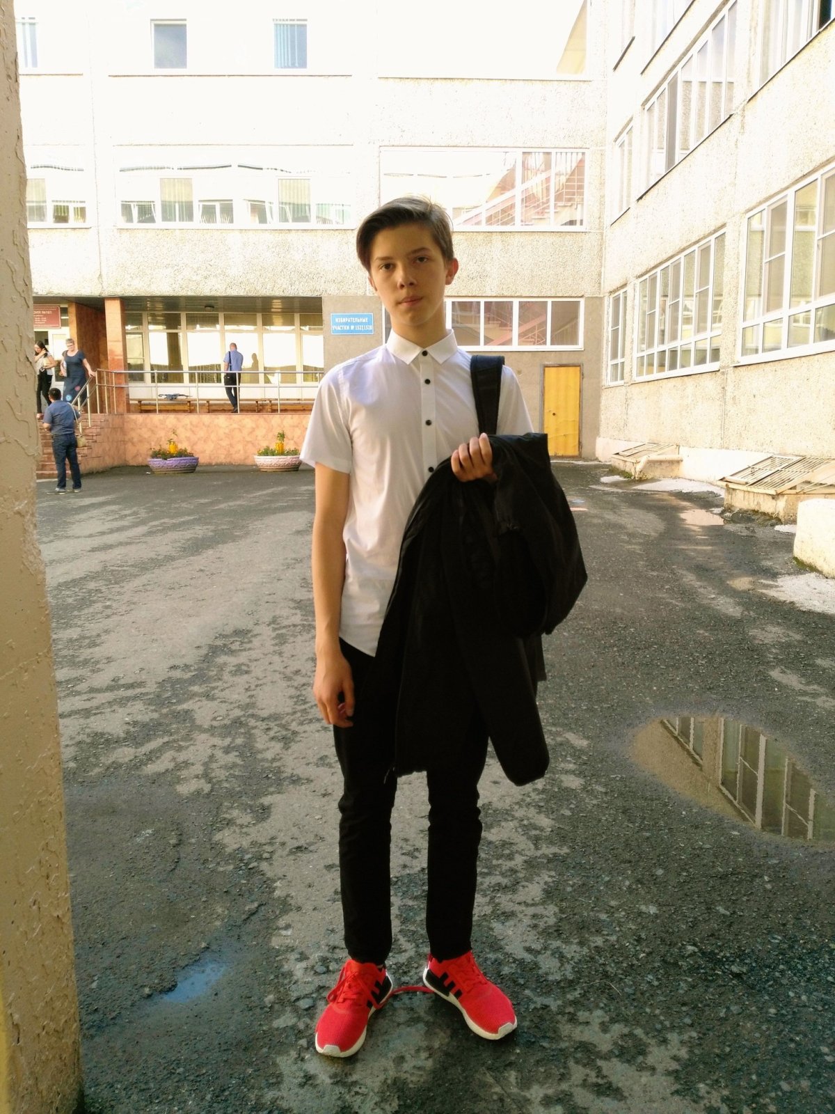 Красивые парни школьники