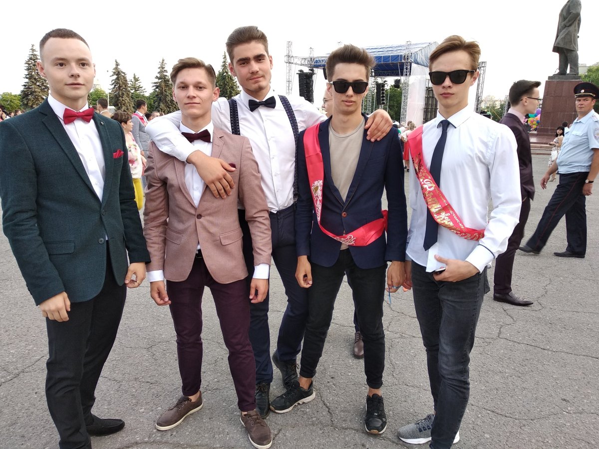 Стиль одежды на выпускной