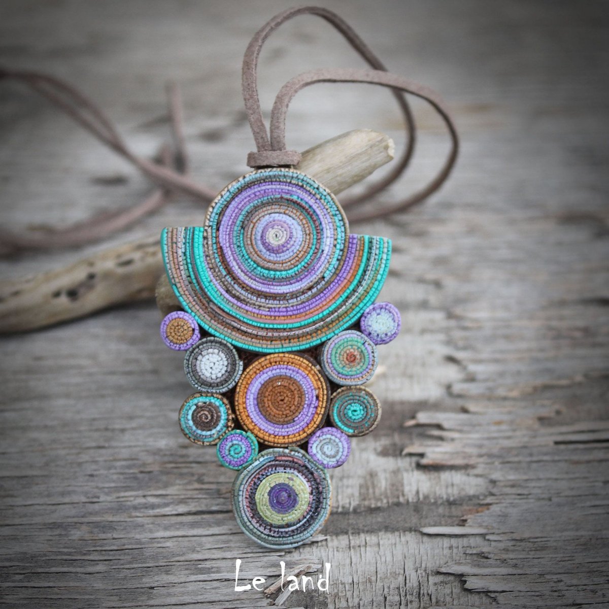 Кулон из полимерной глины в стиле бохо