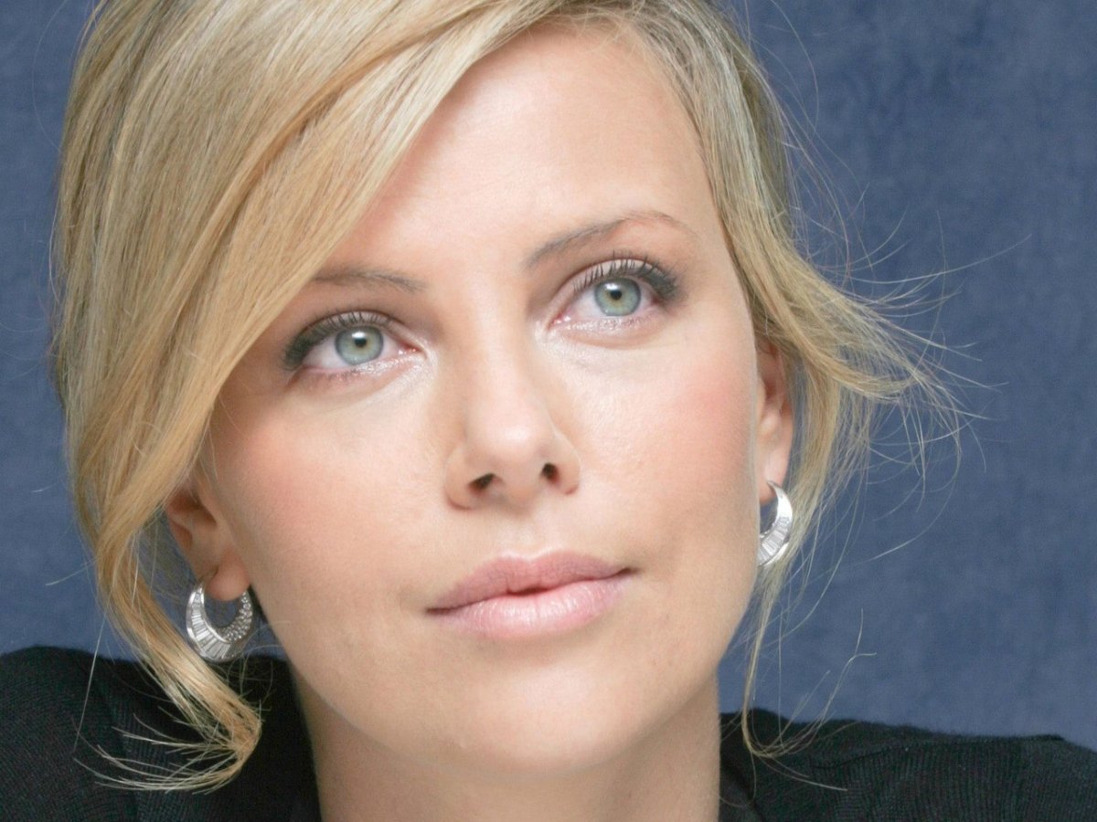 Шарлиз Терон в 20