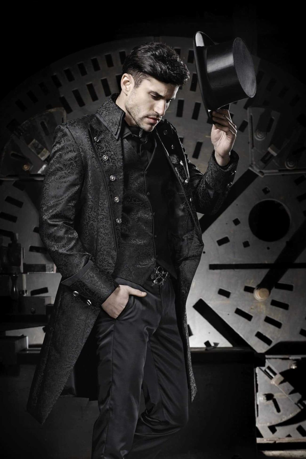 Костюм в готическом стиле мужской