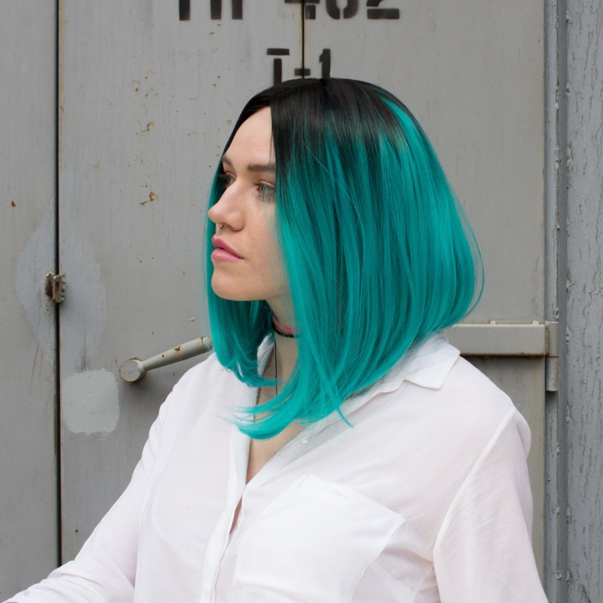 Бирюзовое омбре на короткие волосы