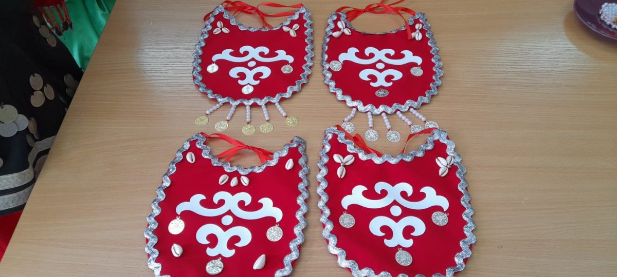 Нагрудник из фетра Башкирский