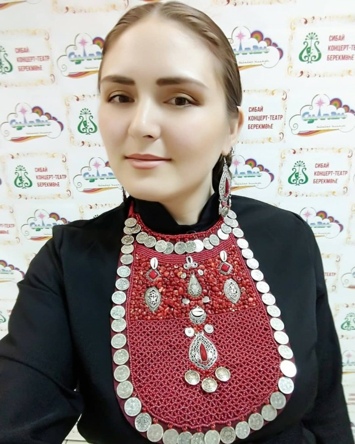 Национальные украшения на лице в России