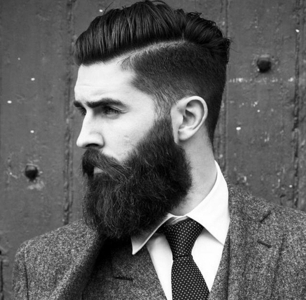 Мужская стрижка чб с бородой