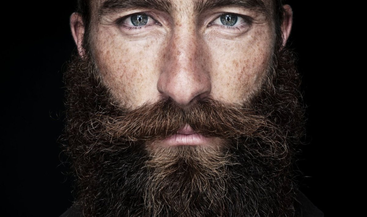 Лицо с бородой