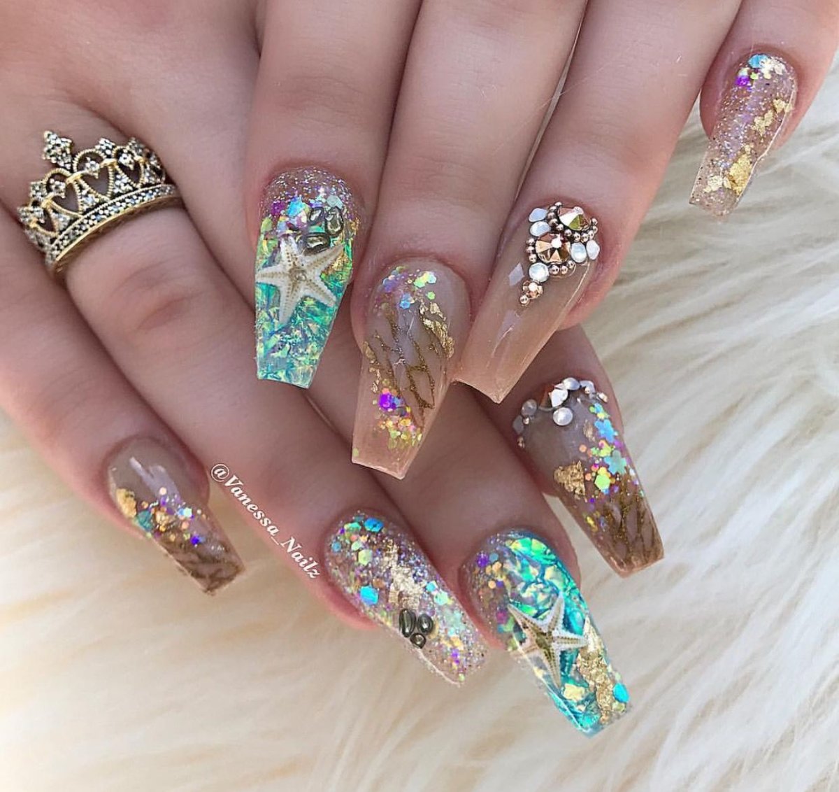 Аквариумный маникюр на лето