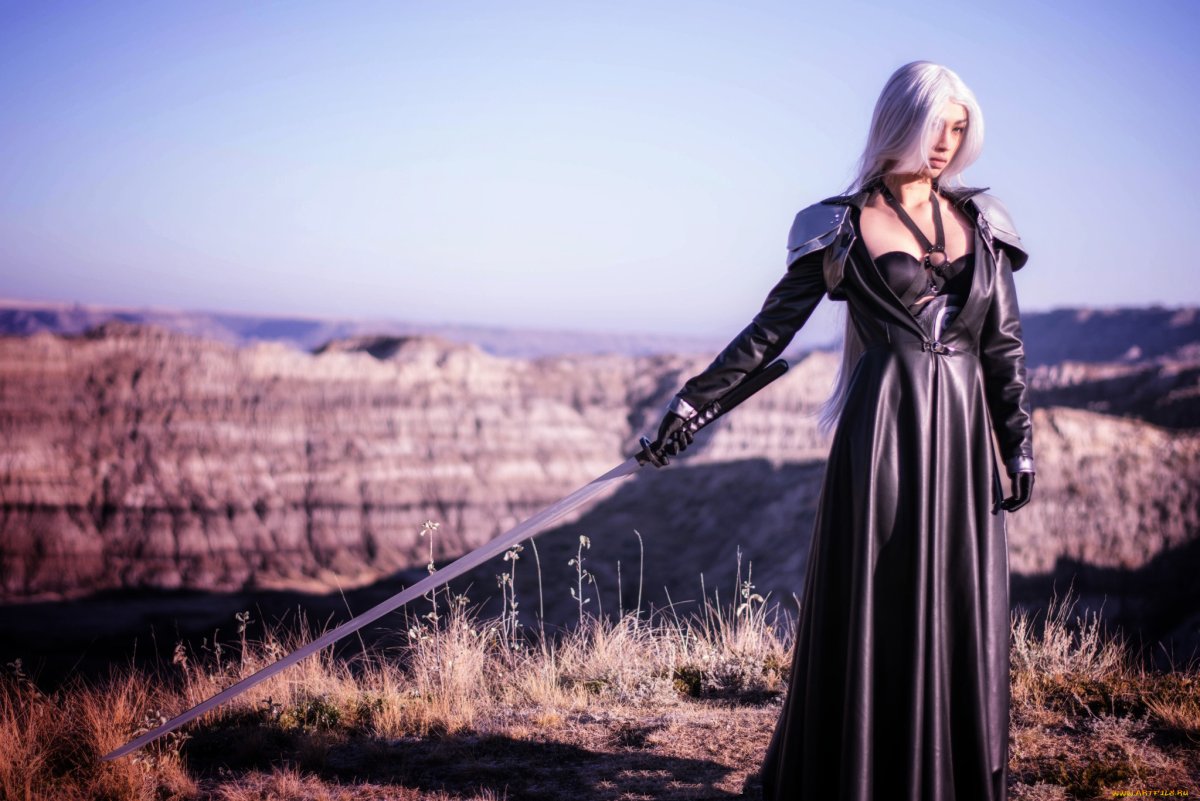 Девушки с мечами