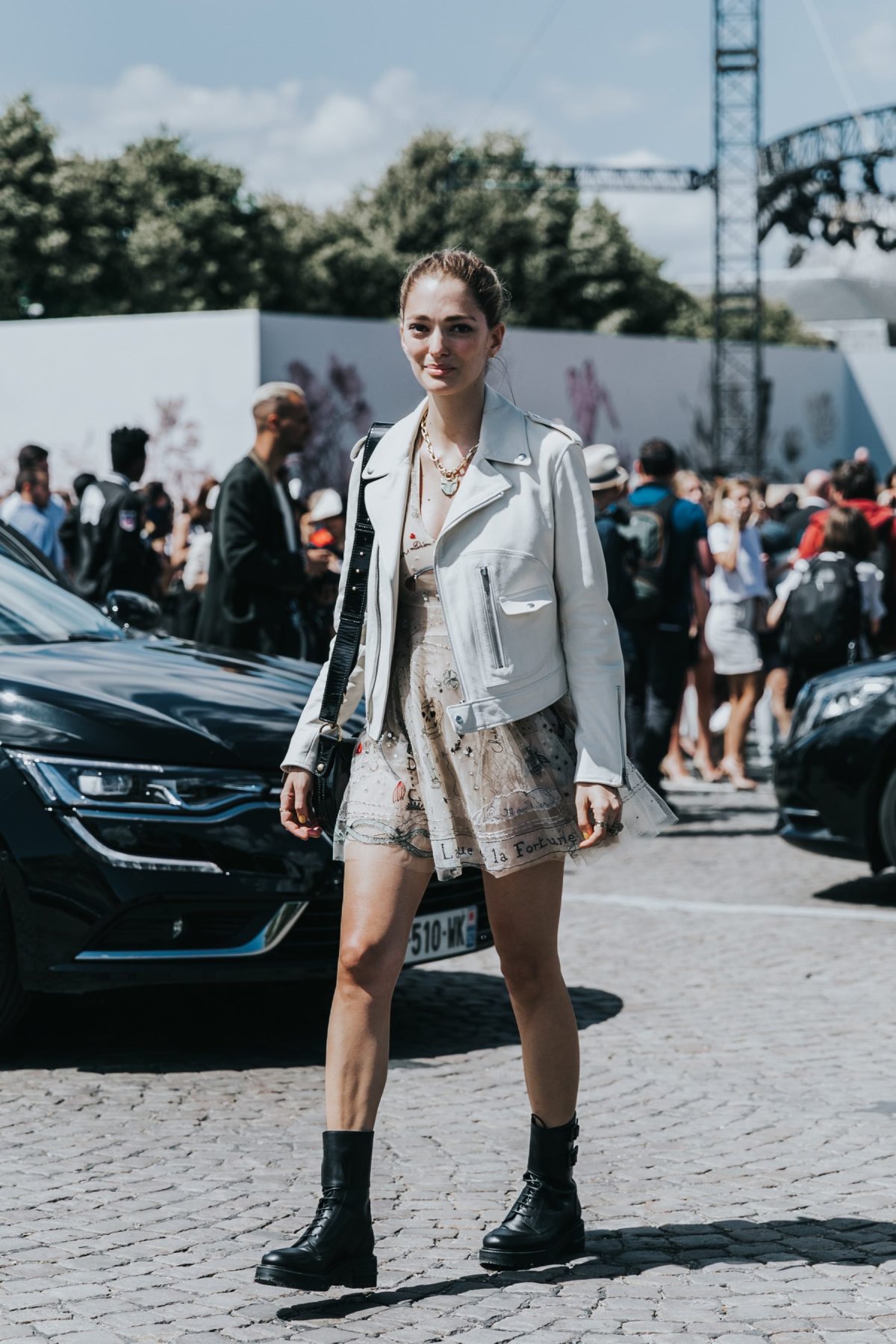 Платье с армейскими ботинками