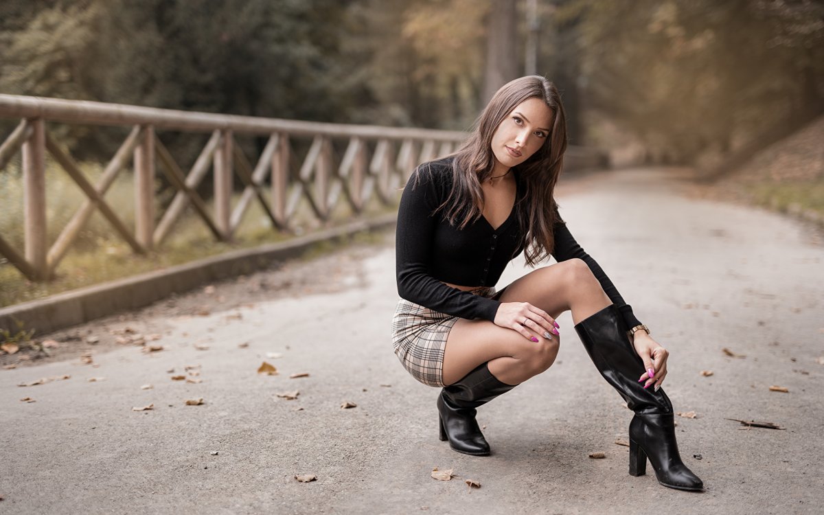 Женщины в сапожках