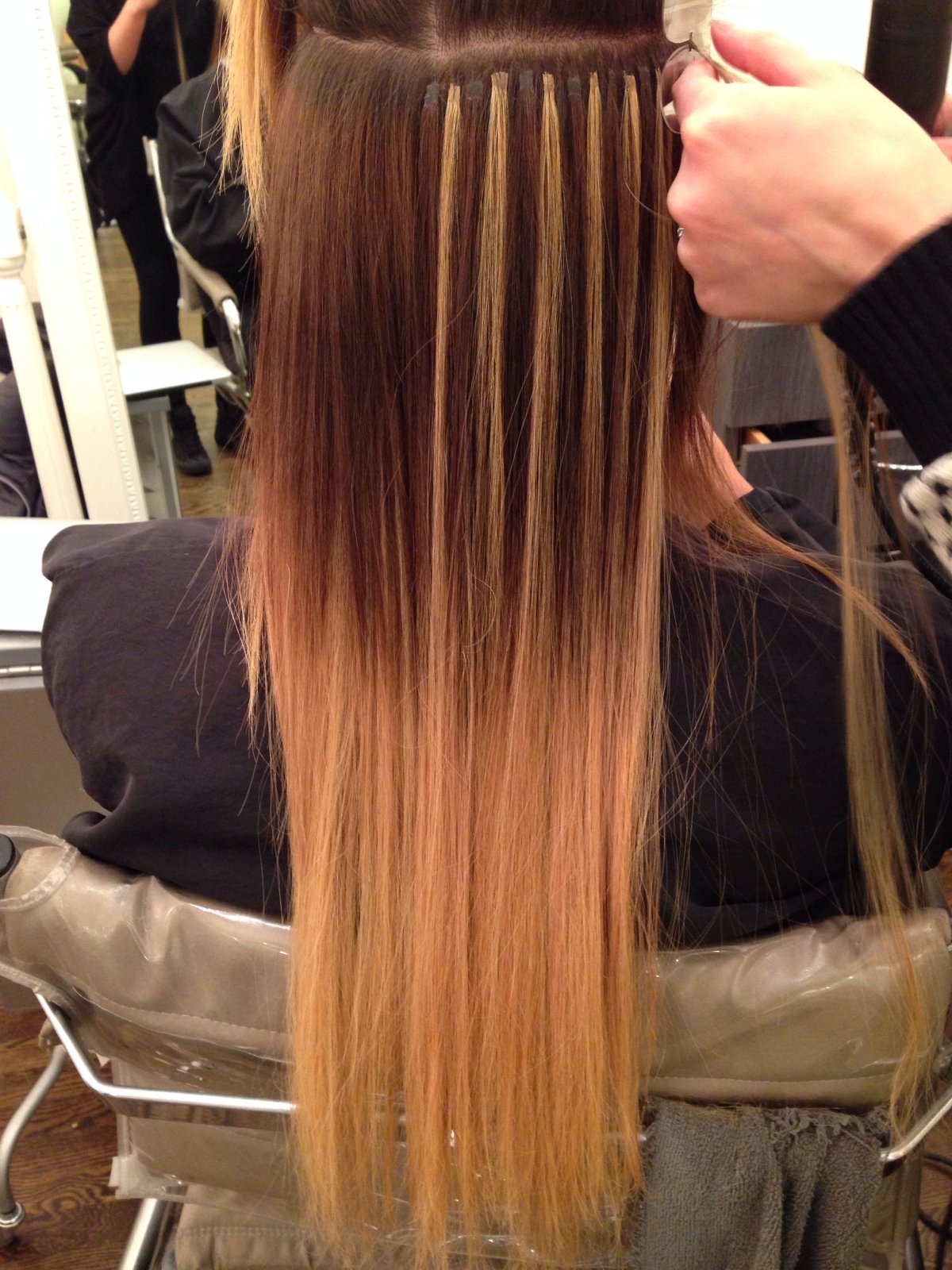 Нарощенные волосы омбре