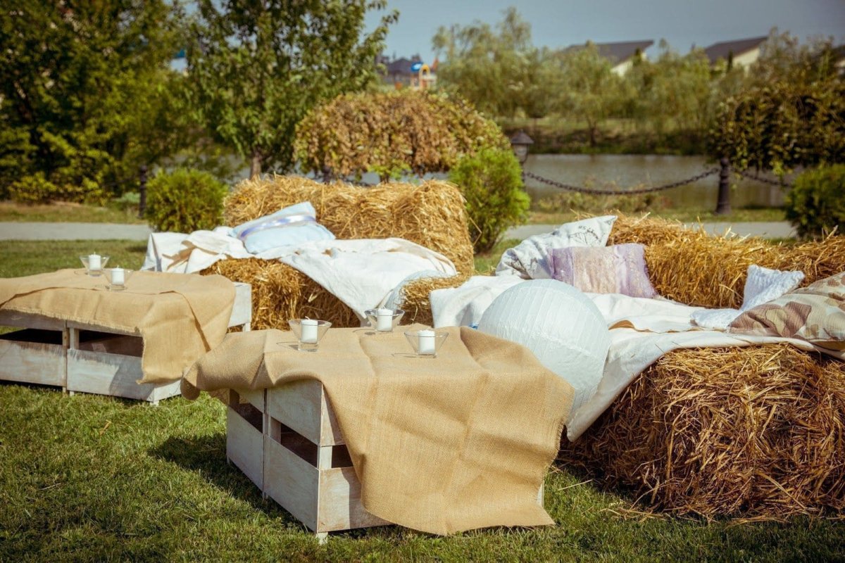 Мебель из сена