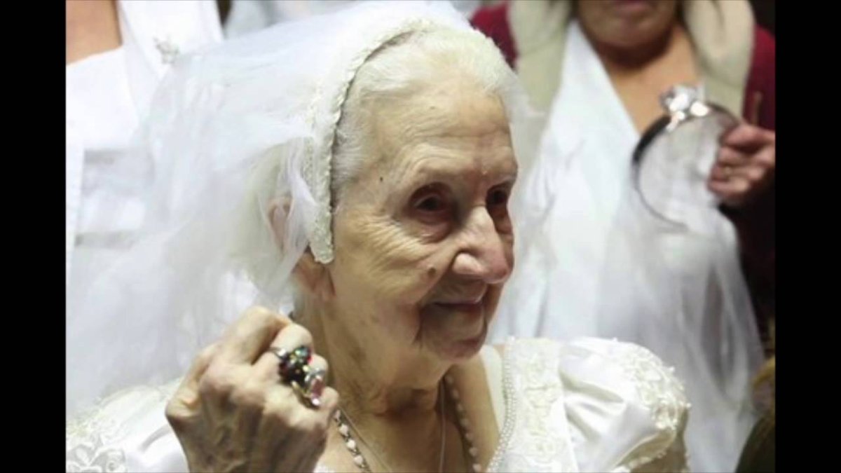 Старушка невеста