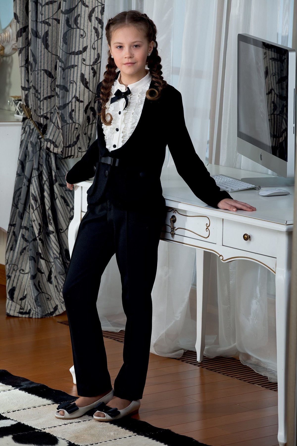 Классический костюм для девочки