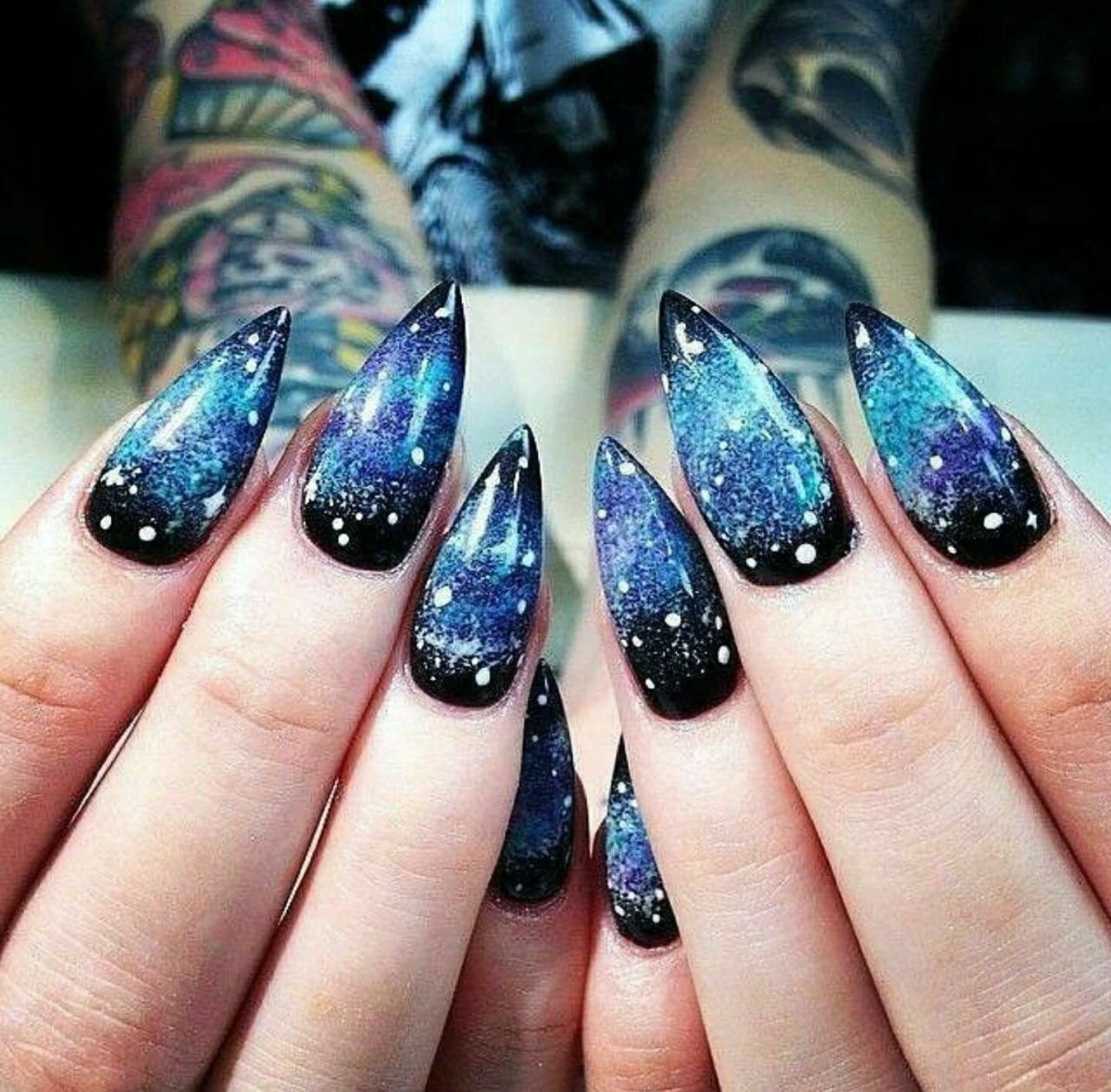 Ногти в стиле космос